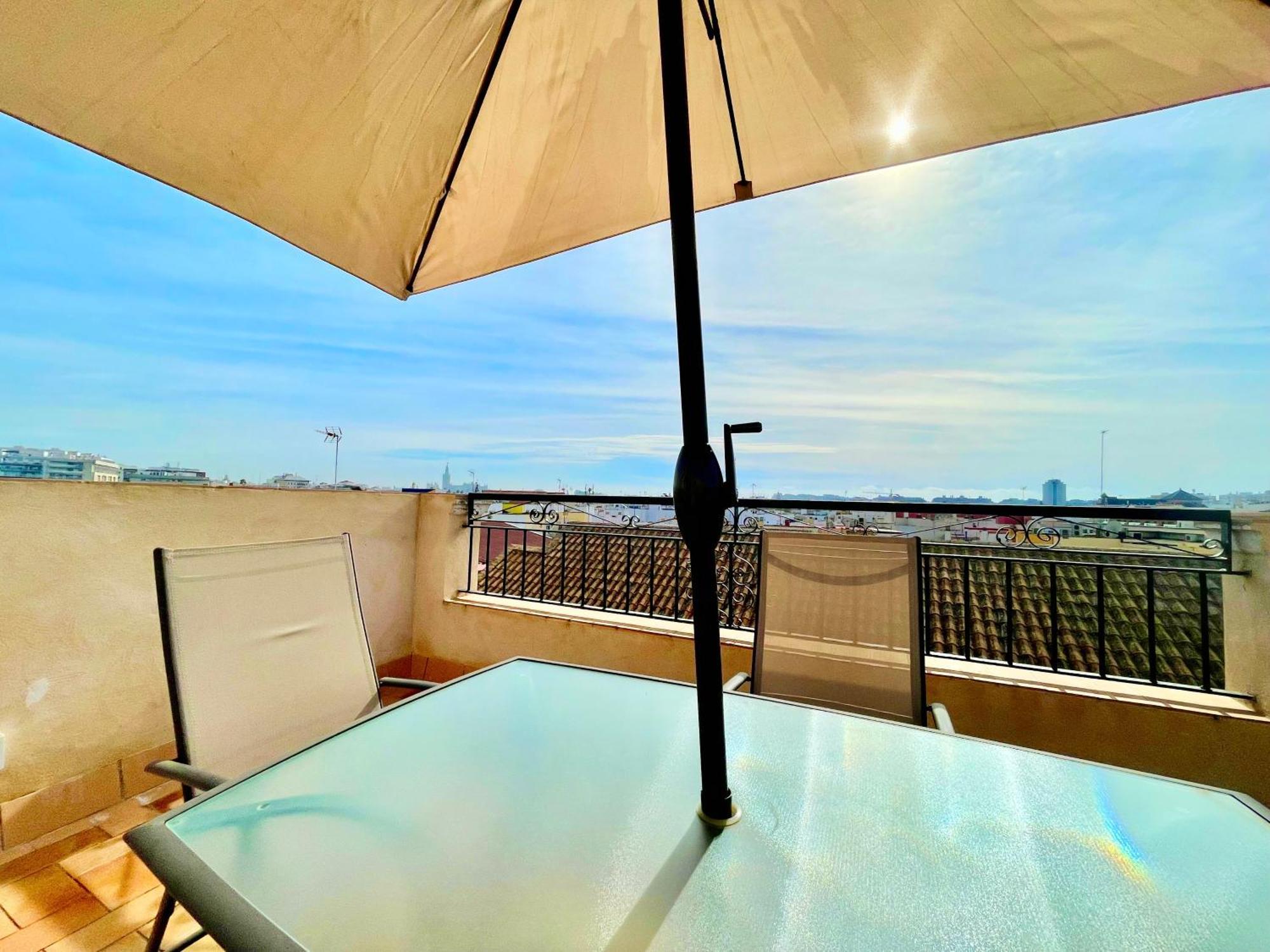 Philippe'S Home Triana Con Terraza Seville Exterior photo
